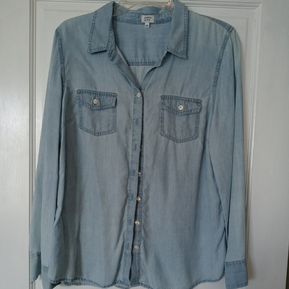 Crown & Ivy Button-Up Top